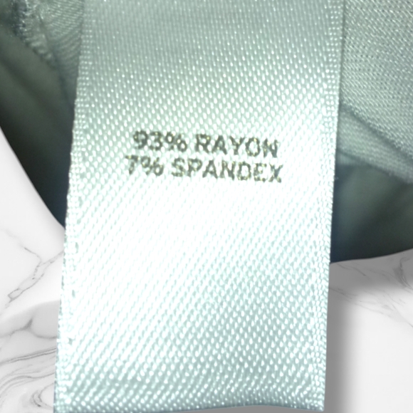 "14th & Union" Women's White Sleeveless Scoop Neck Stretchy Tank Top - Picture 4 of 5